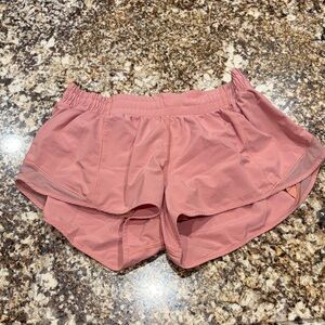 Pink Savana lululemon 2.5 inch low rise hotty hot shorts